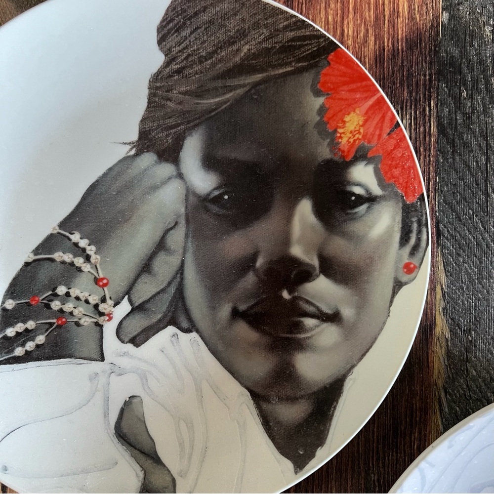 Limited Edition Plates - Picture 2 of 6